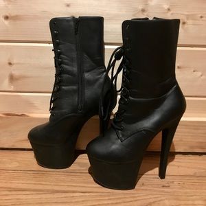 Pleaser boots